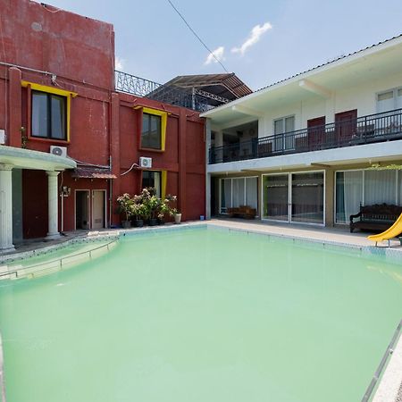 Reddoorz Syariah At Jalan Sunan Giri Tuban Tuban  Екстериор снимка