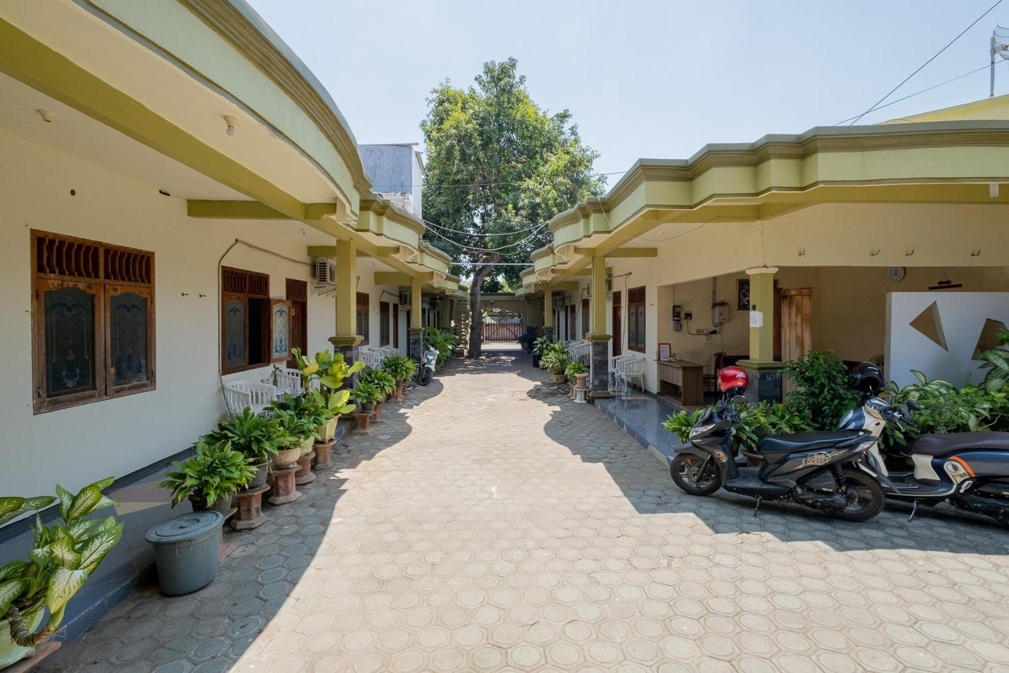 Reddoorz Syariah At Jalan Sunan Giri Tuban Tuban  Екстериор снимка