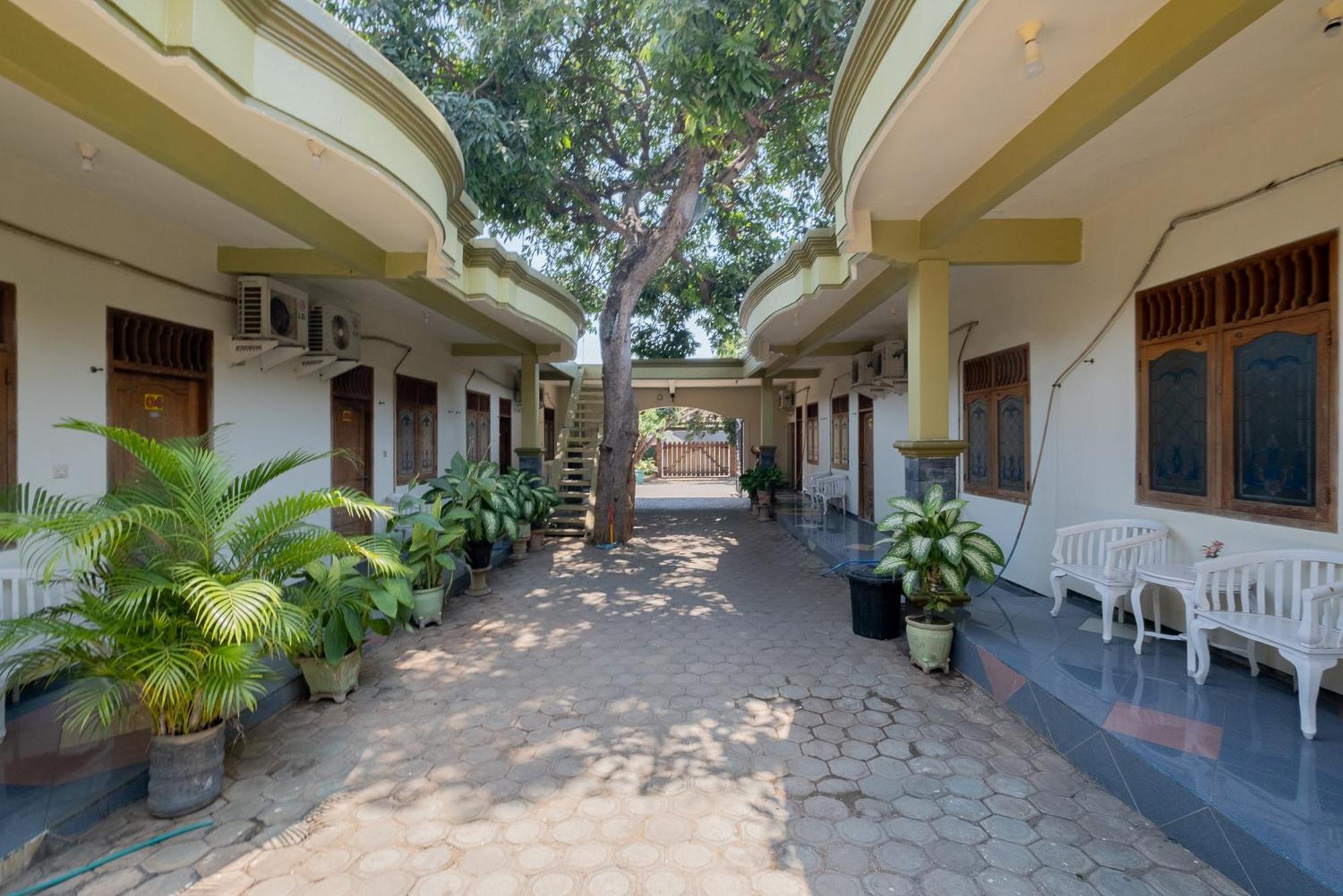 Reddoorz Syariah At Jalan Sunan Giri Tuban Tuban  Екстериор снимка