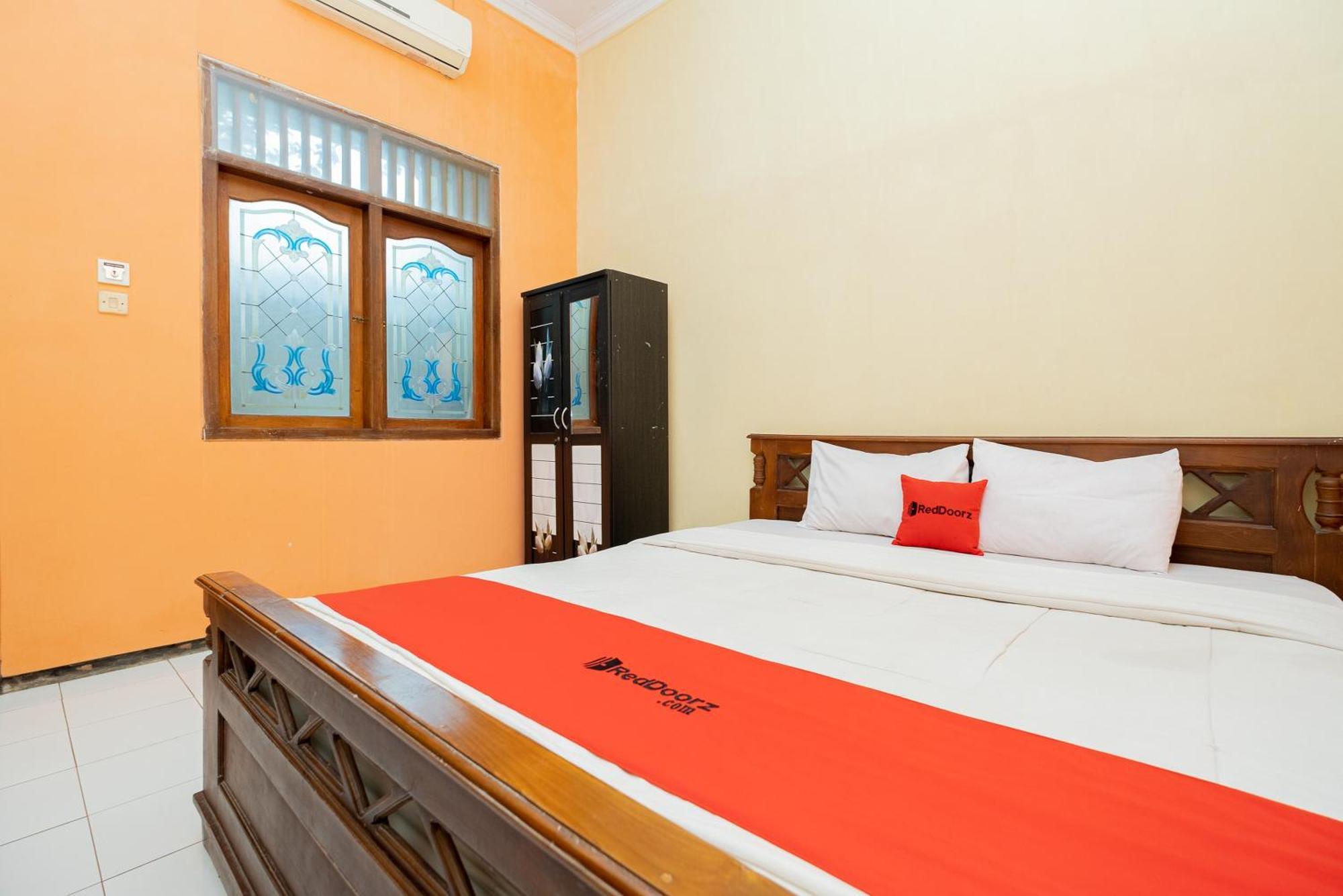 Reddoorz Syariah At Jalan Sunan Giri Tuban Tuban  Екстериор снимка
