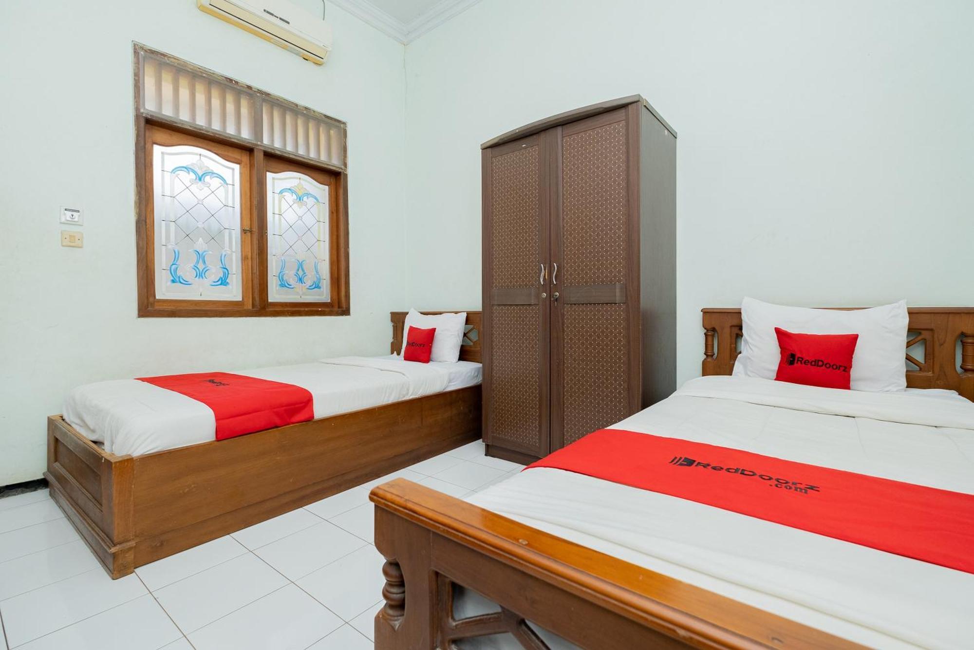Reddoorz Syariah At Jalan Sunan Giri Tuban Tuban  Екстериор снимка