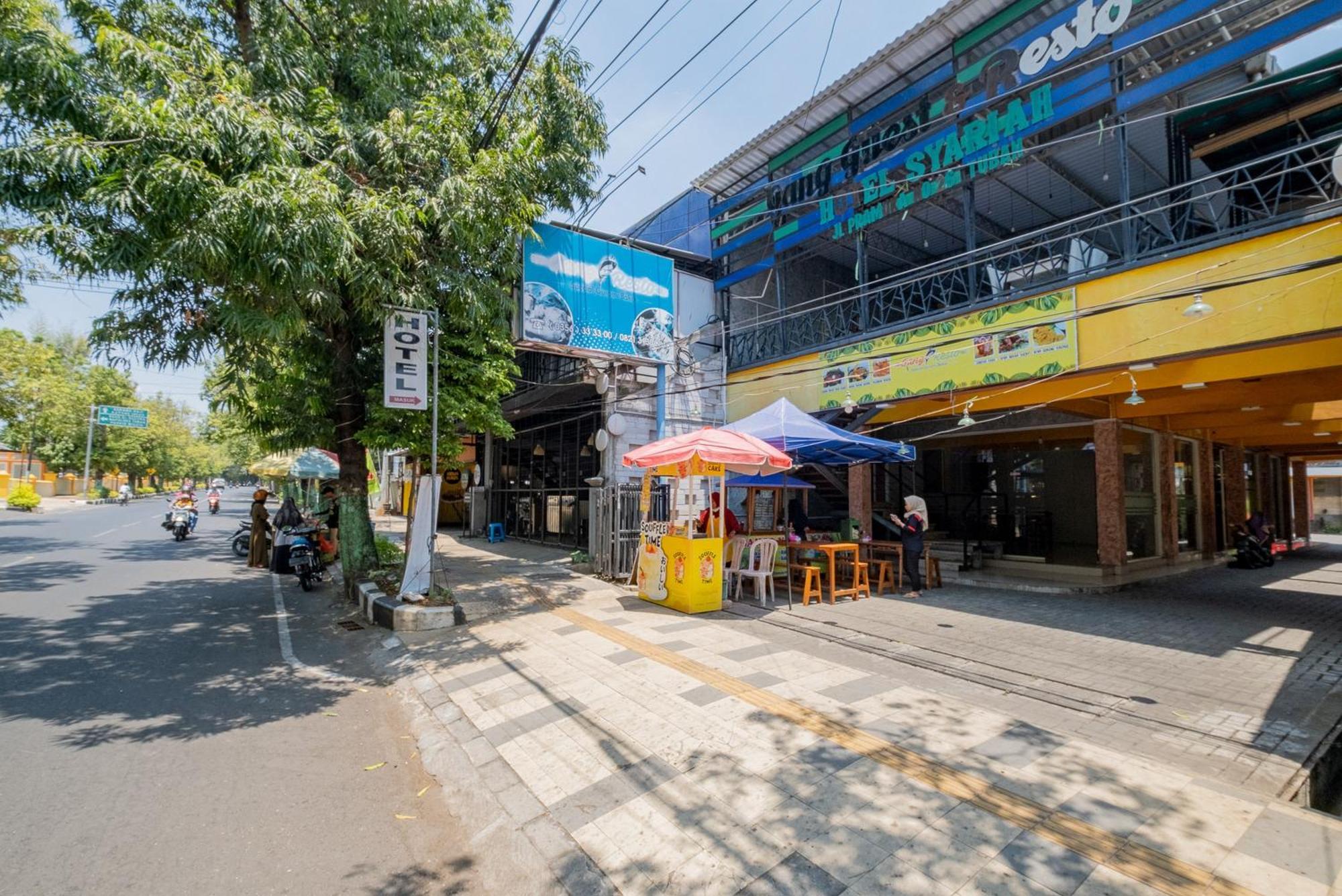Reddoorz Syariah At Jalan Sunan Giri Tuban Tuban  Екстериор снимка